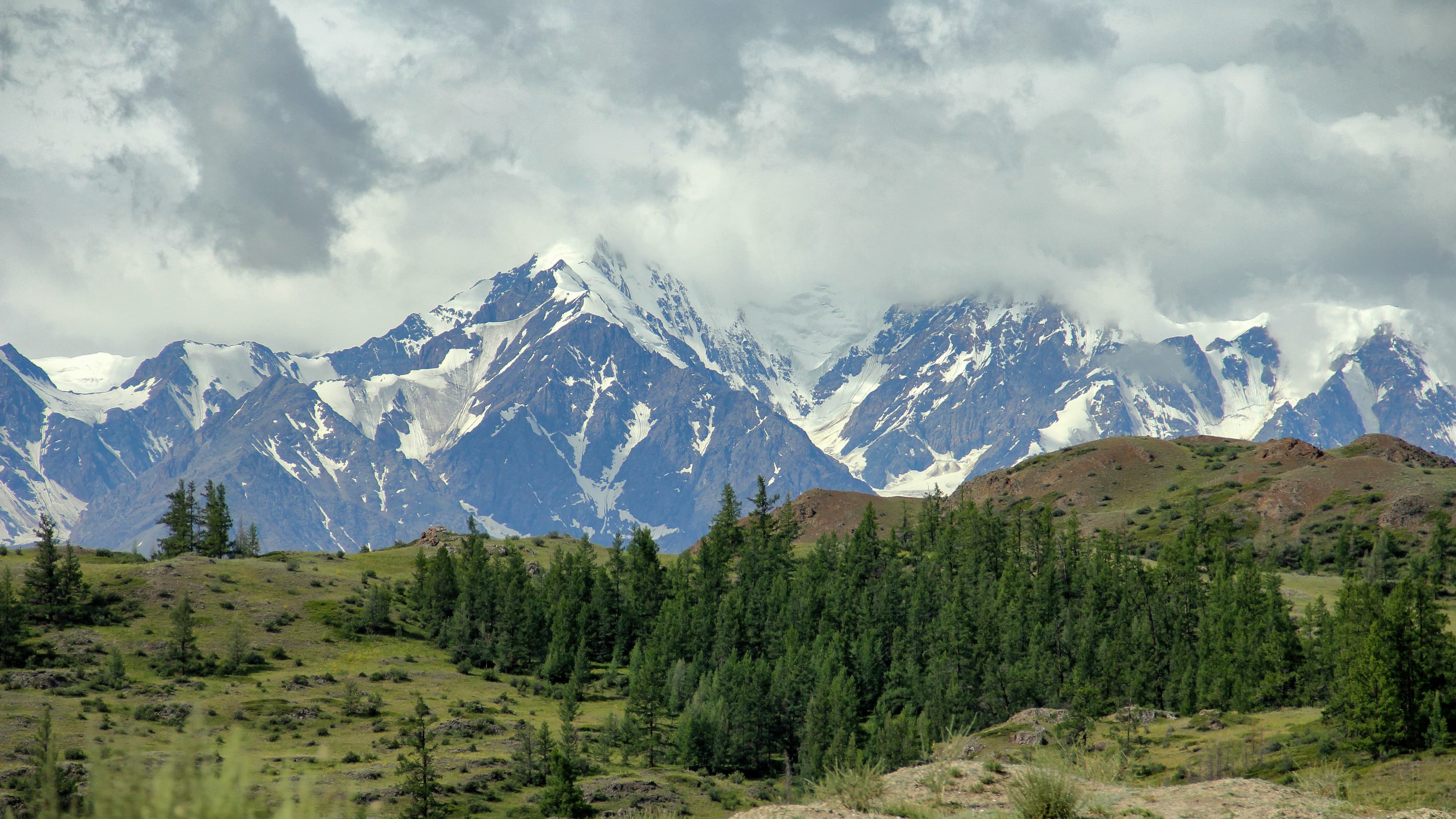 Image of a mountain range